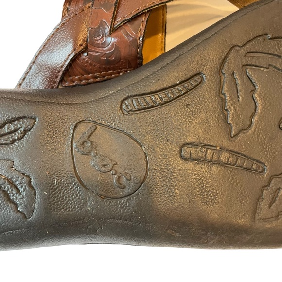 Woman's BOC Reagan Low Heel Thong Sandal Brown Leather with Black Sole Size 8 - Picture 12 of 13